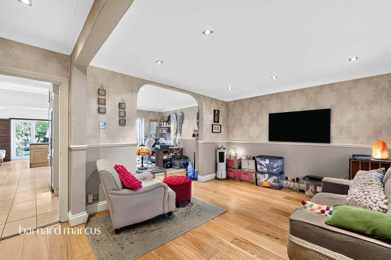 Mill Farm Crescent, Whitton, TW4, photo 4
