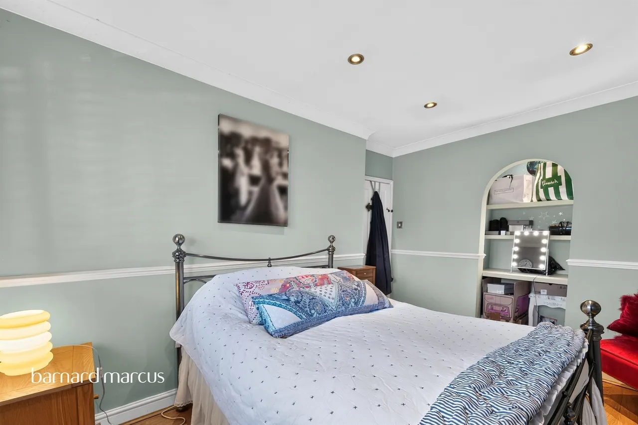 Mill Farm Crescent, Whitton, TW4, photo 9