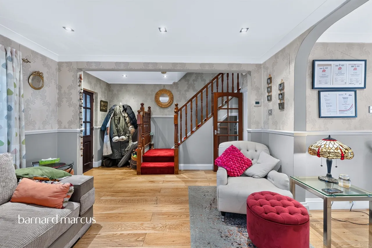 Mill Farm Crescent, Whitton, TW4, photo 3