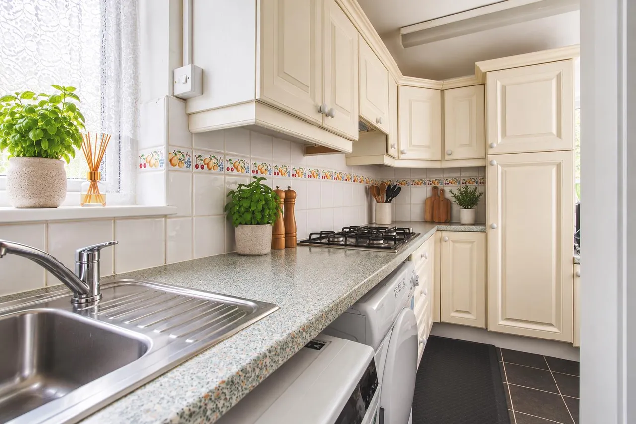 Radcliffe Drive, Derby, photo 4