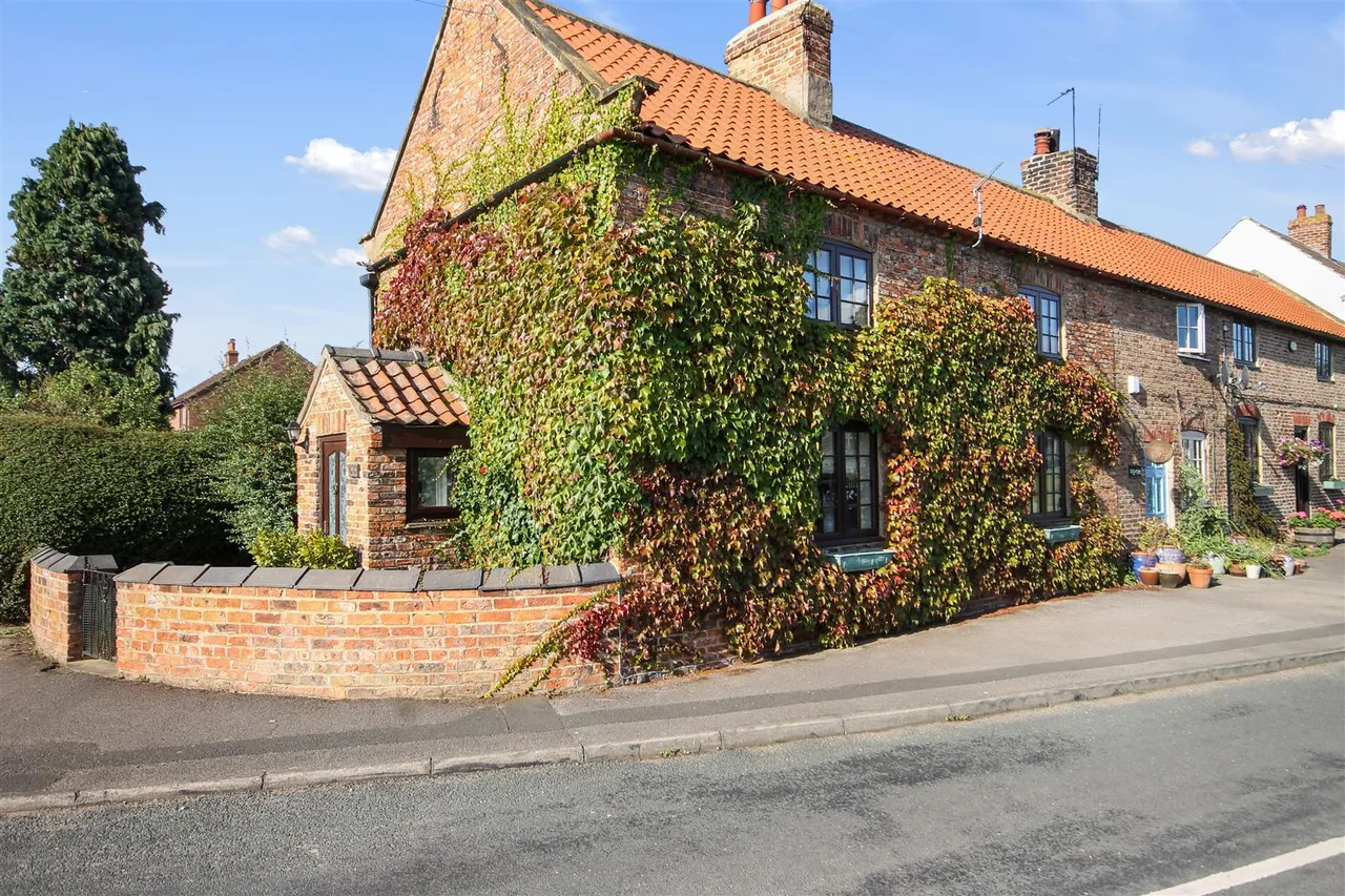 Sandhutton, North Yorkshire, YO7 4RW, photo 24