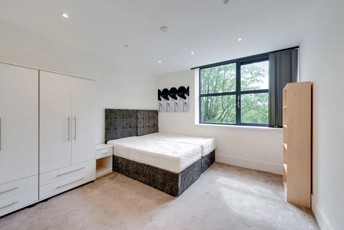 West Gate, W5, photo 4