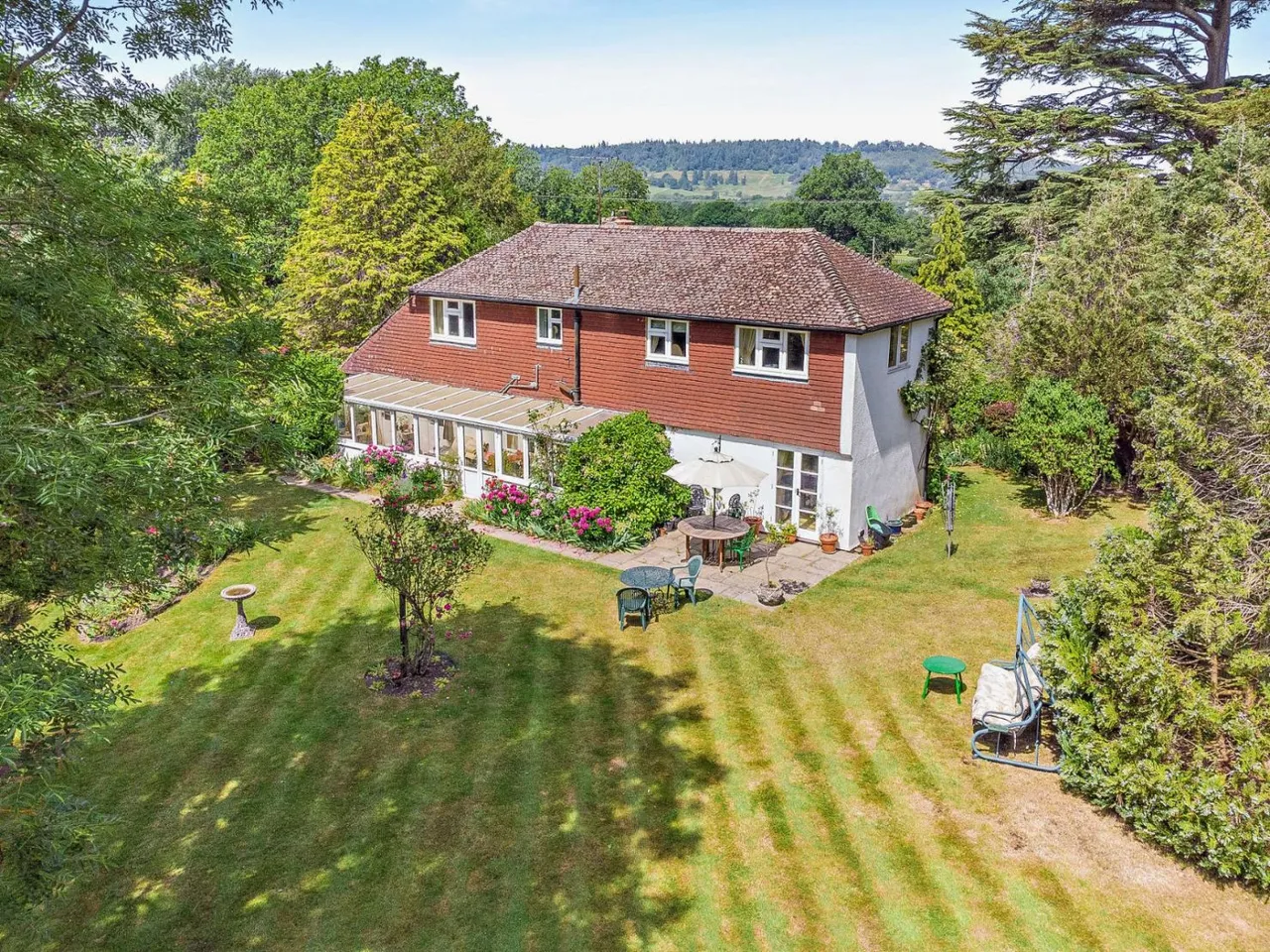 Hall Place, Cranleigh, Surrey, GU6 8LD, photo 5