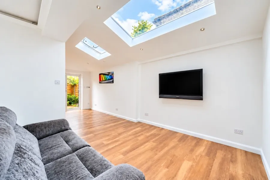 Boundary Road, Woking, GU21, photo 2