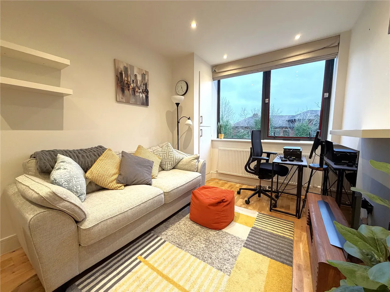 Harvest Crescent, Fleet, GU51, photo 8