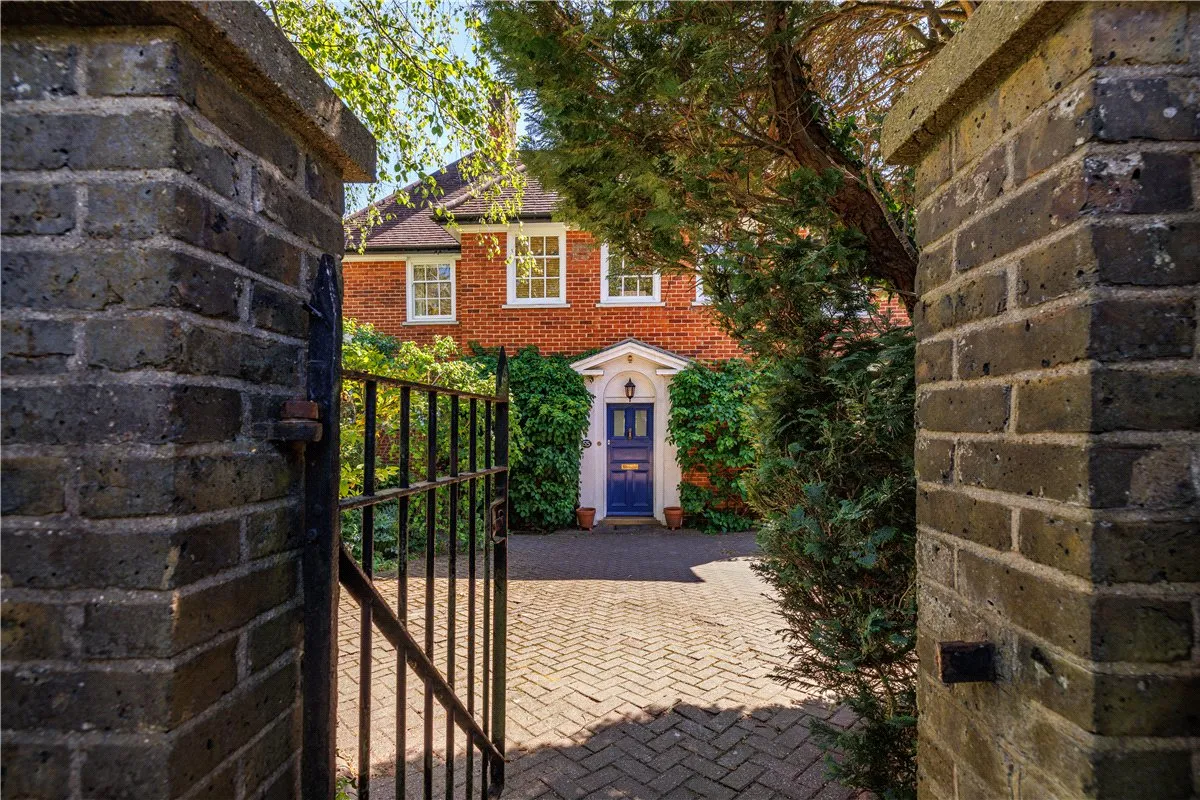 Albert Drive, London, SW19, photo 6