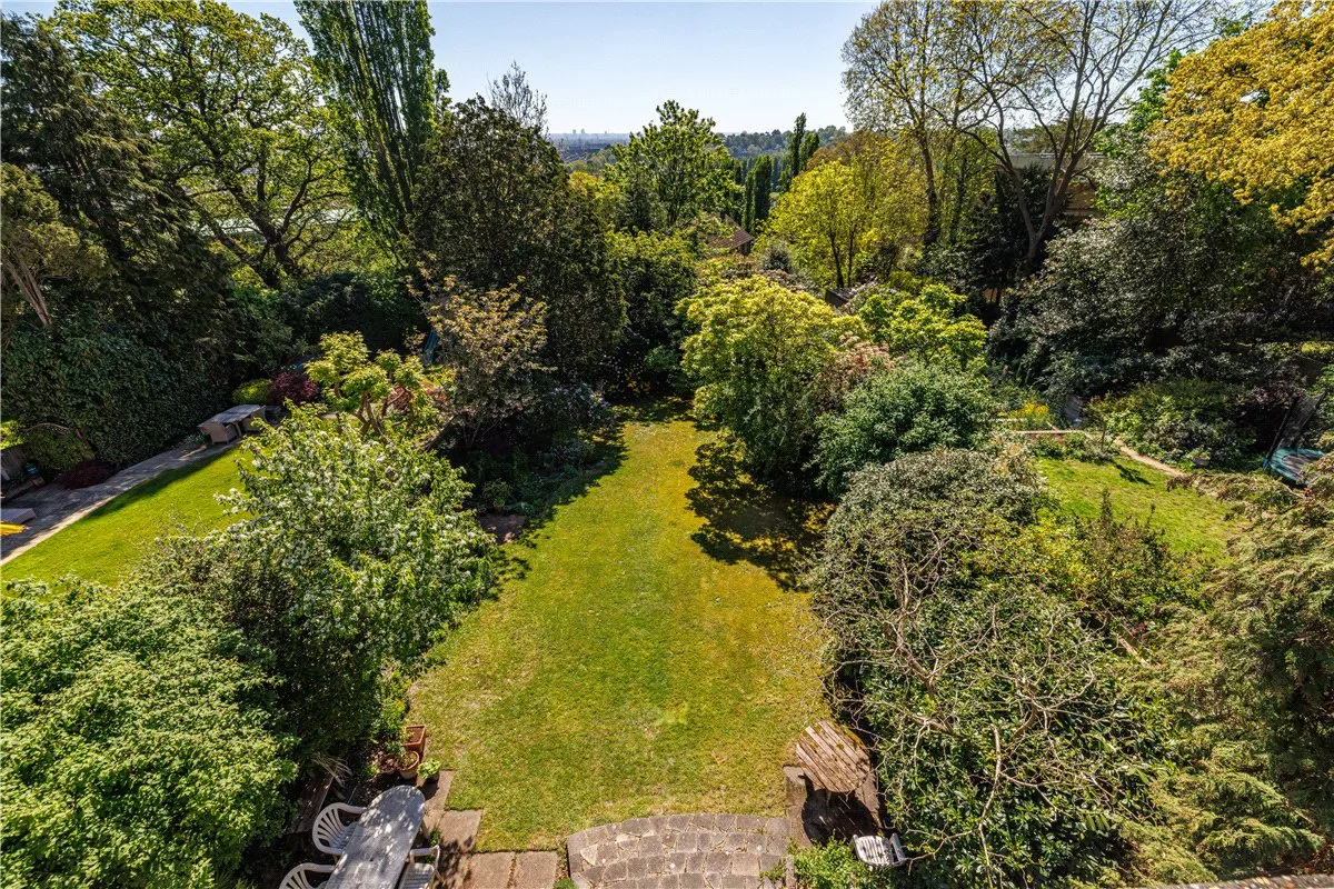 Albert Drive, London, SW19, photo 7