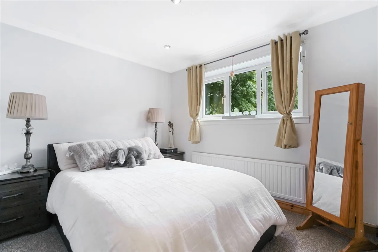 Lady Ann Grove, Tillicoultry, Clackmannanshire, FK13, photo 11