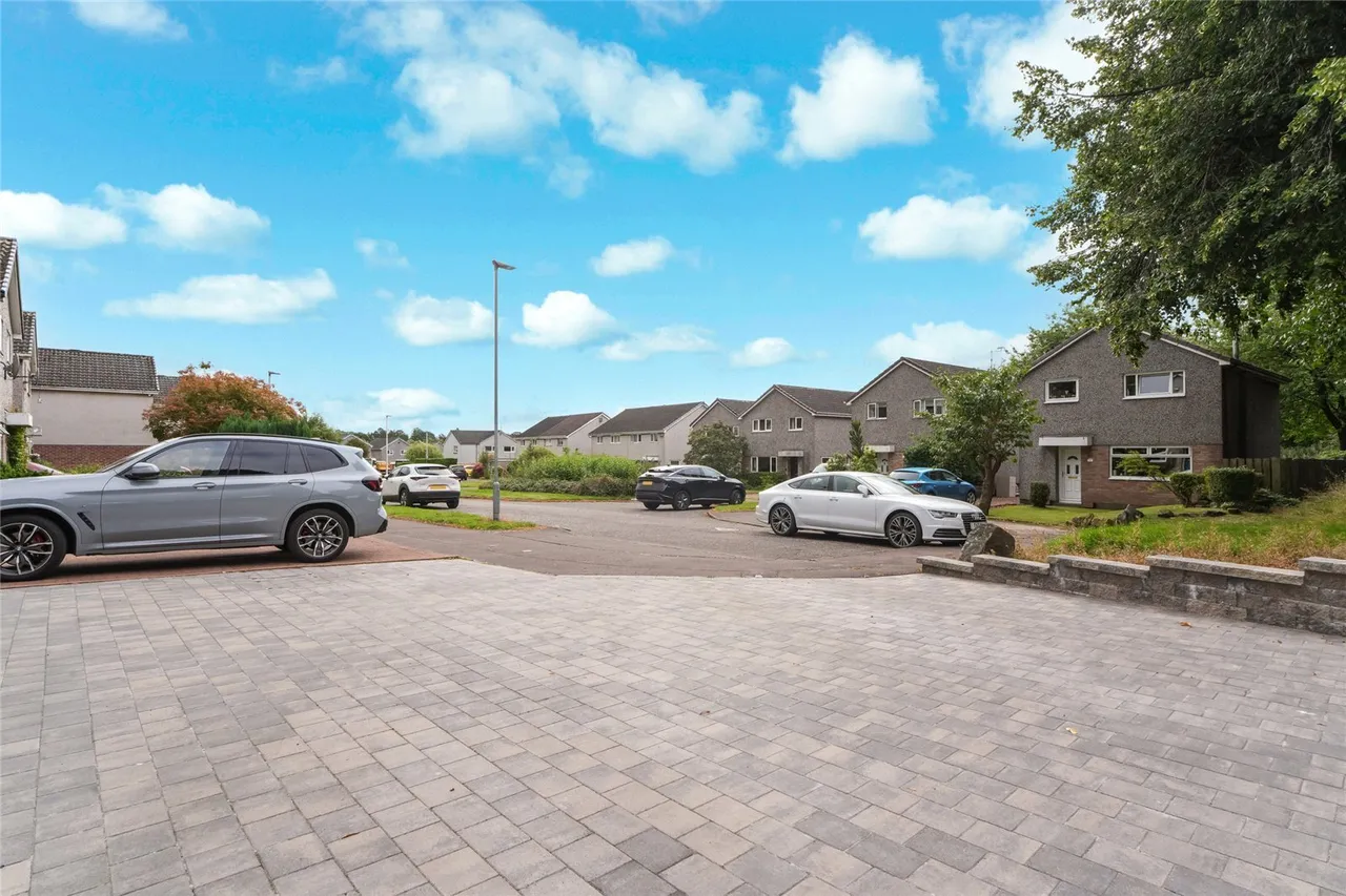 Lady Ann Grove, Tillicoultry, Clackmannanshire, FK13, photo 20