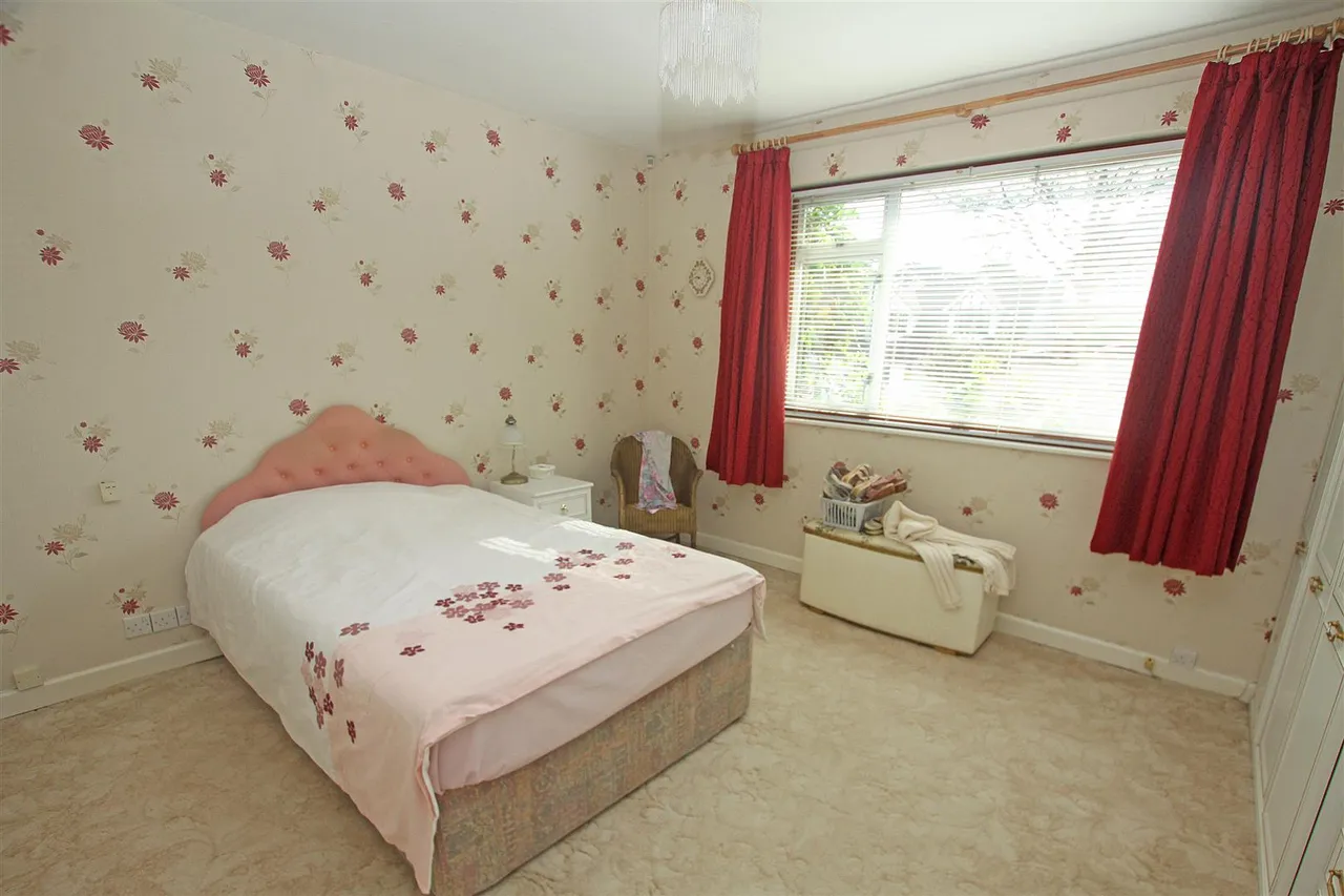 Burnham Drive, Bournemouth, BH8, photo 9