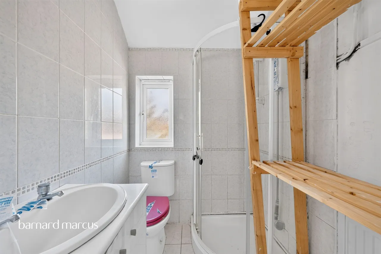 Ebbisham Road, Epsom, KT18, photo 11