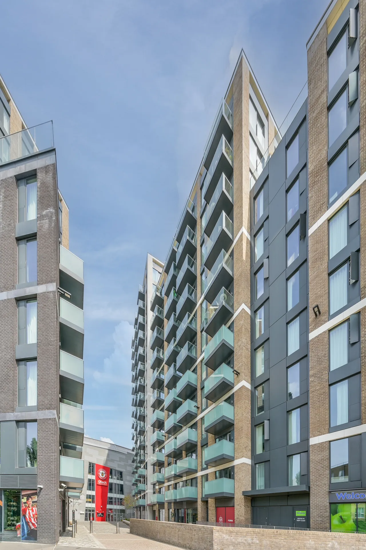 Flat 1505, Galleria House, Brentford, photo 11
