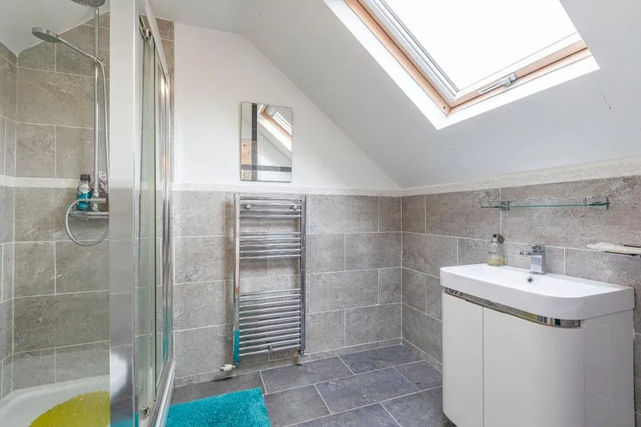 Dartnell Avenue, West Byfleet, KT14, photo 21