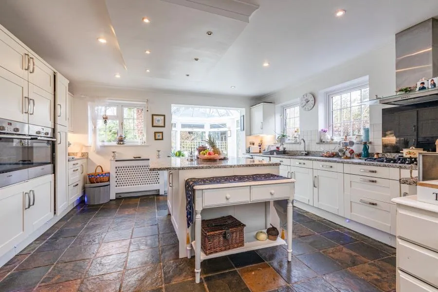 Dartnell Avenue, West Byfleet, KT14, photo 13