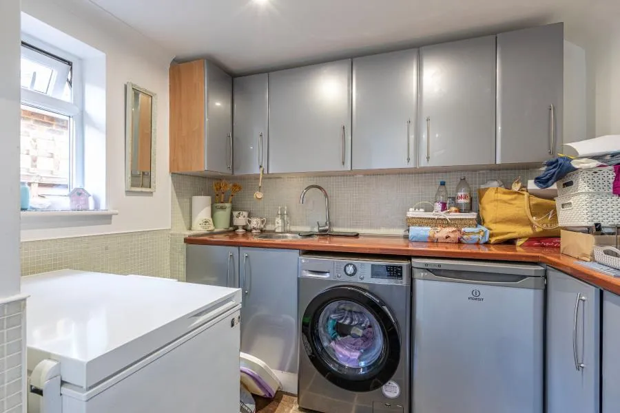 Dartnell Avenue, West Byfleet, KT14, photo 17