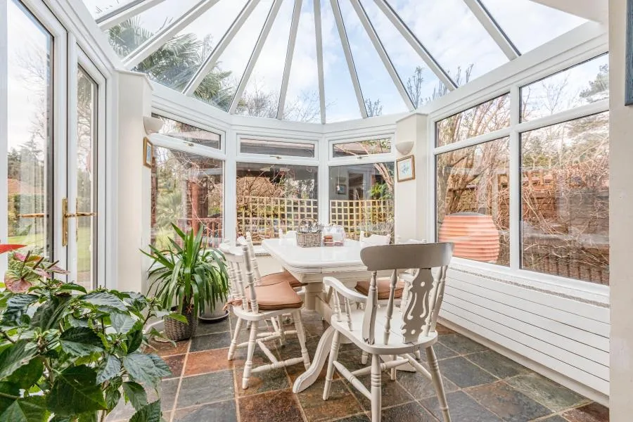 Dartnell Avenue, West Byfleet, KT14, photo 16