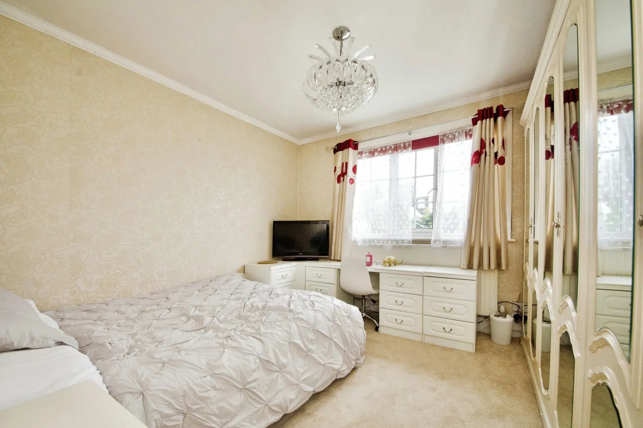 St. Georges Road, London, NW11, photo 13