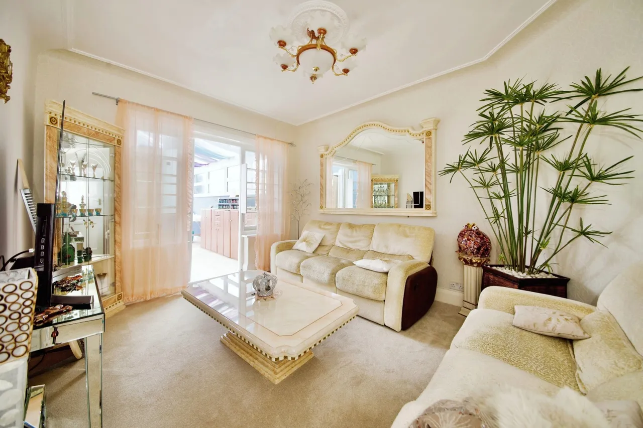St. Georges Road, London, NW11, photo 7