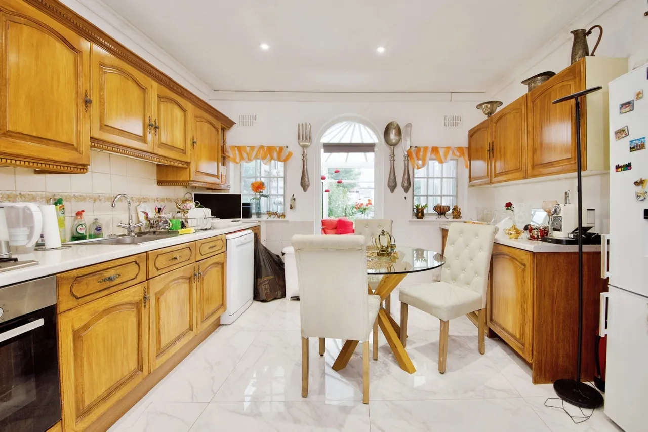 St. Georges Road, London, NW11, photo 5