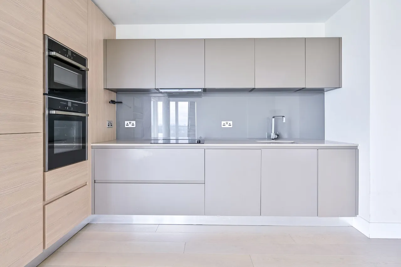 Flat 1003, Patterson Tower, 301 Kidbrooke Park Road, London, photo 5