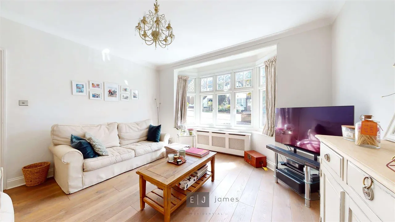 Woodberry Way, Chingford, E4, photo 4