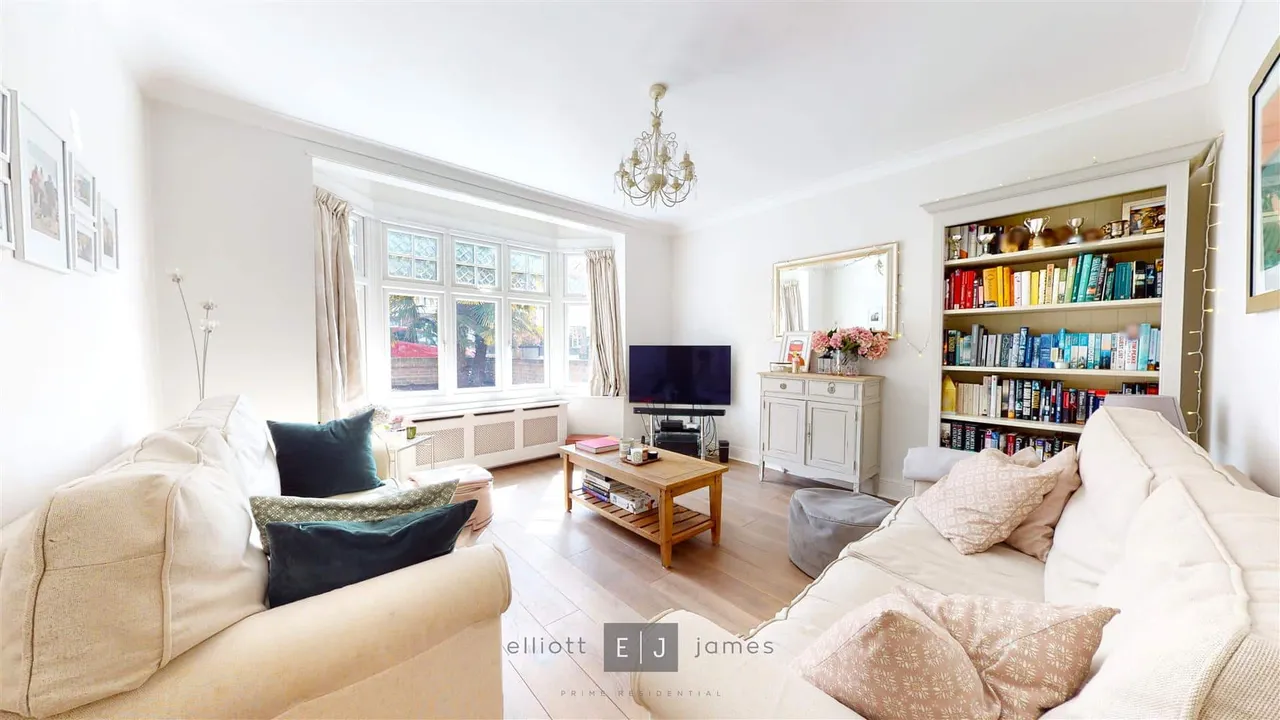 Woodberry Way, Chingford, E4, photo 3