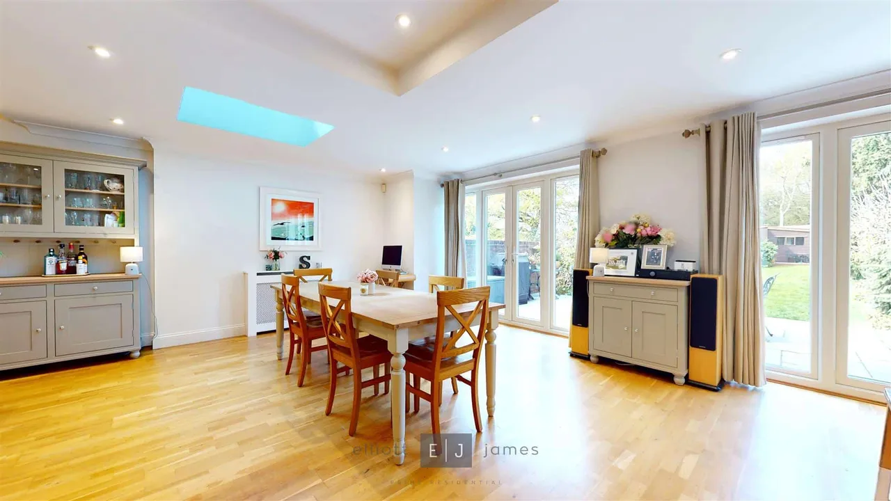 Woodberry Way, Chingford, E4, photo 10
