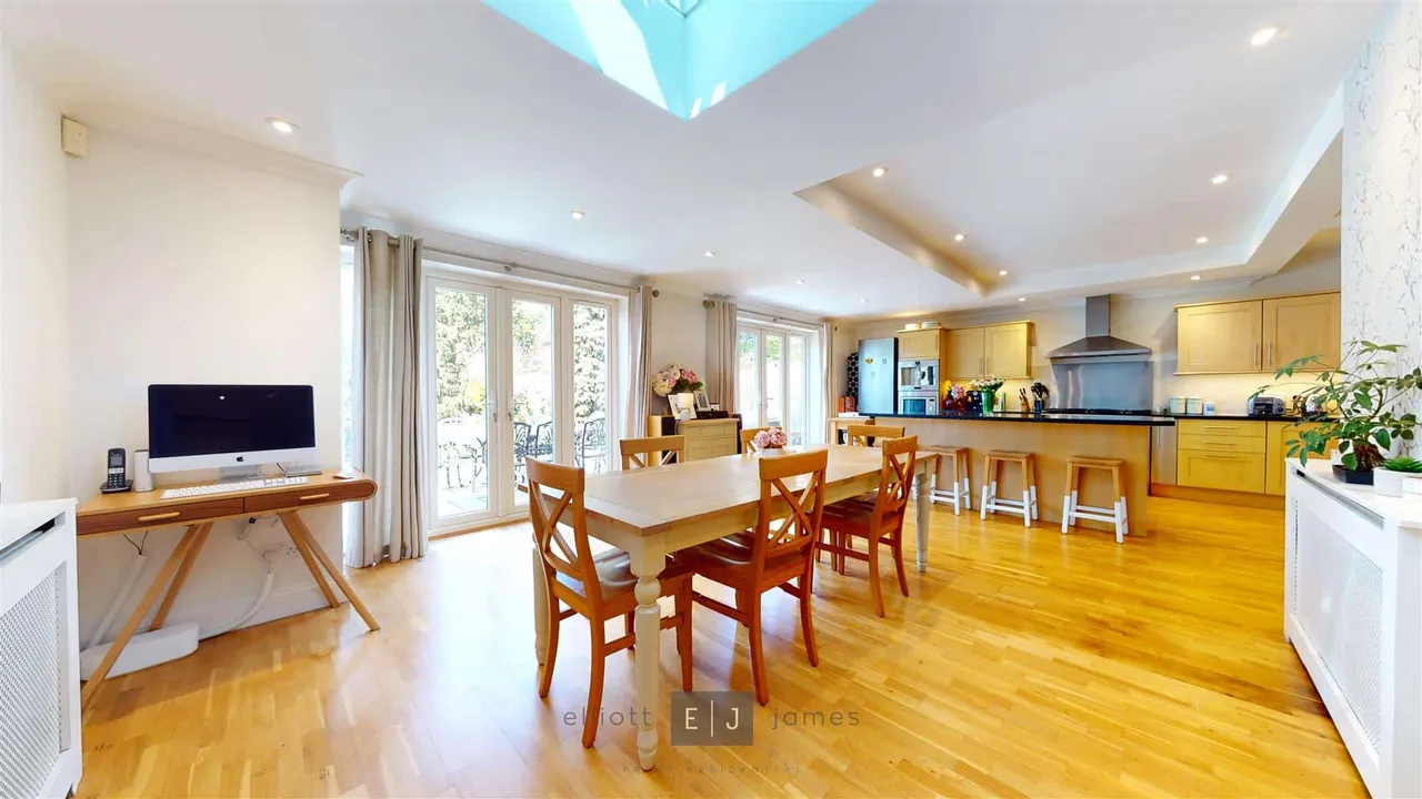 Woodberry Way, Chingford, E4, photo 8