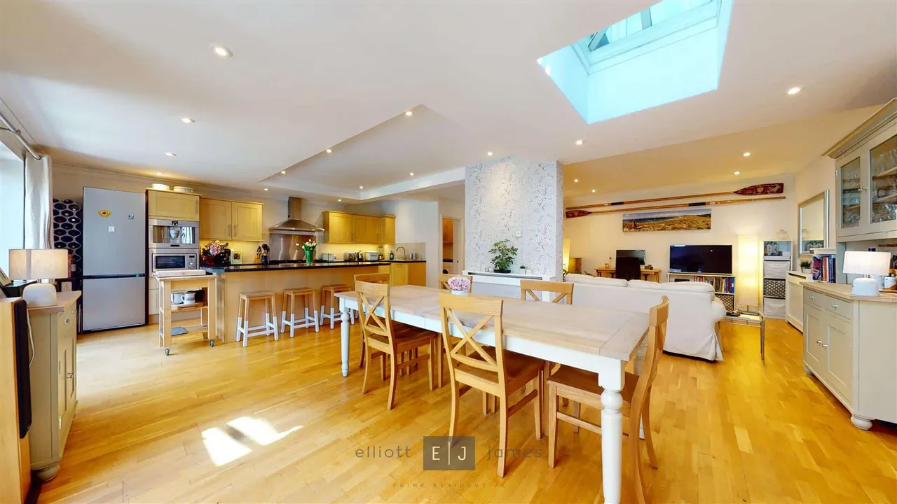 Woodberry Way, Chingford, E4, photo 2