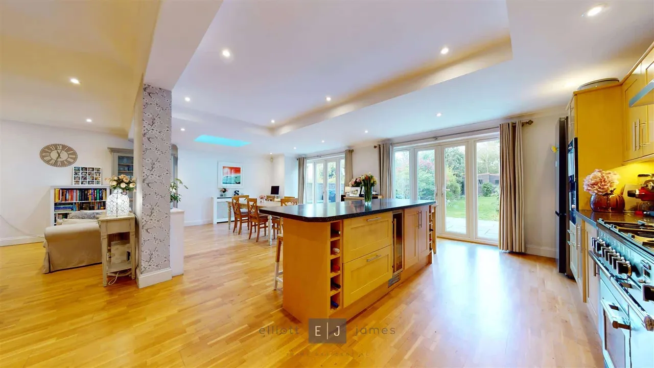 Woodberry Way, Chingford, E4, photo 7