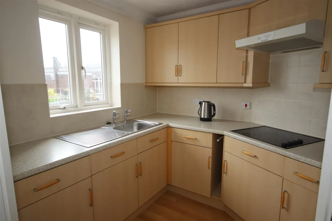 Gladstone Road, Chippenham, photo 3