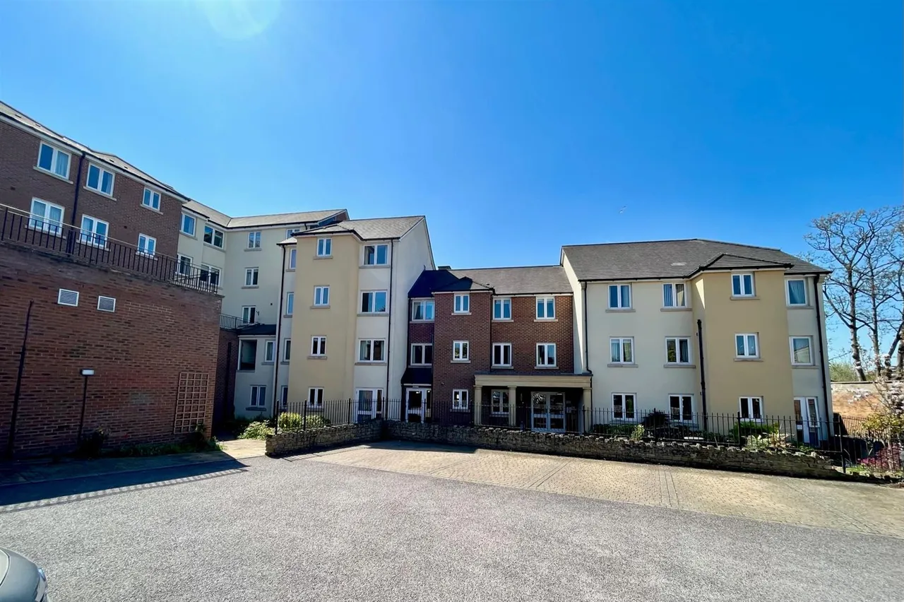 Gladstone Road, Chippenham, photo 12