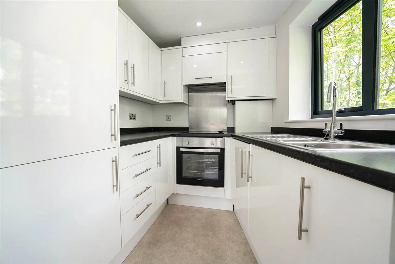 St. Georges Road, Cheltenham, GL50, photo 3