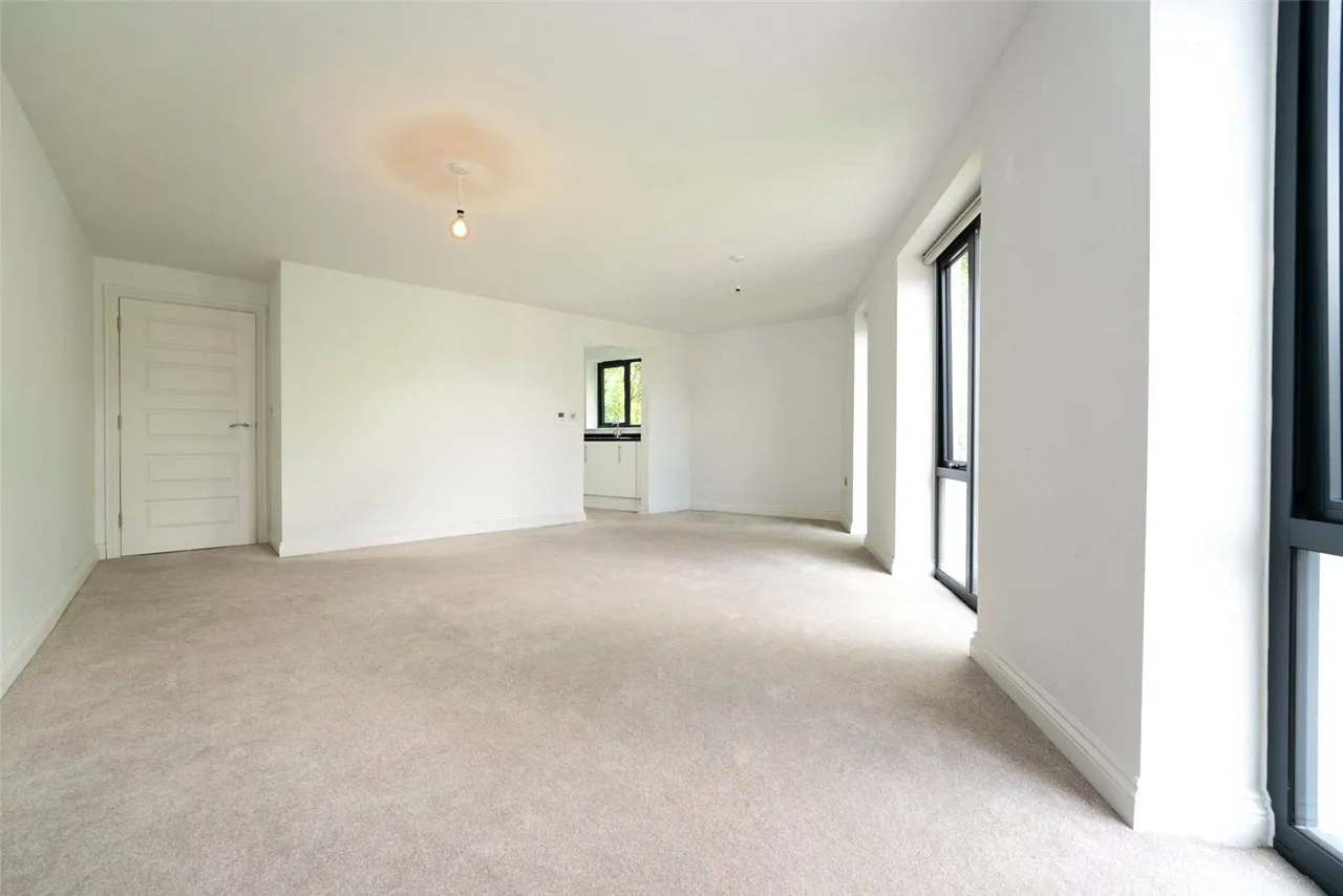 St. Georges Road, Cheltenham, GL50, photo 2