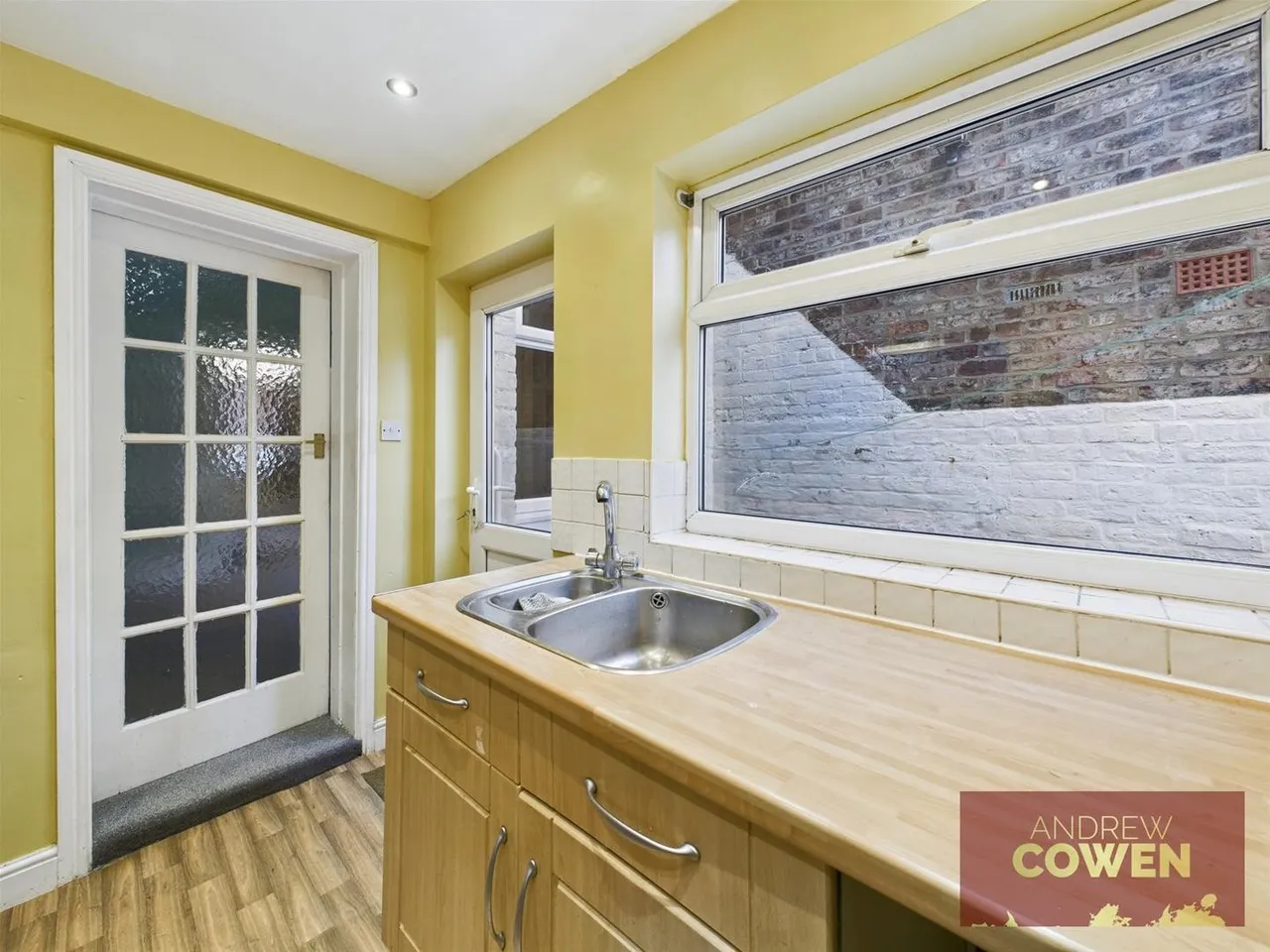 Hibernia Street, Scarborough YO12 7DH, photo 6
