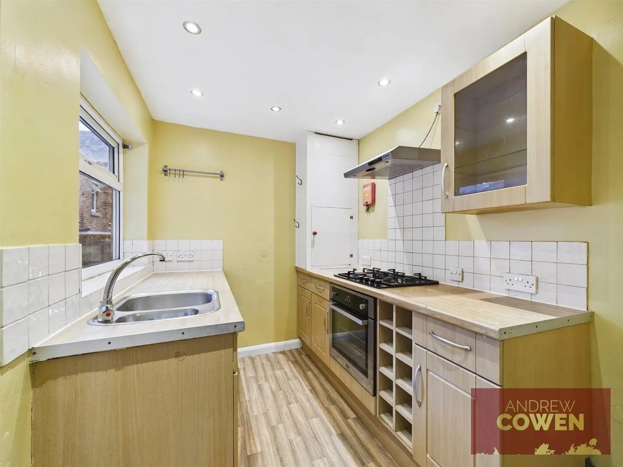 Hibernia Street, Scarborough YO12 7DH, photo 3