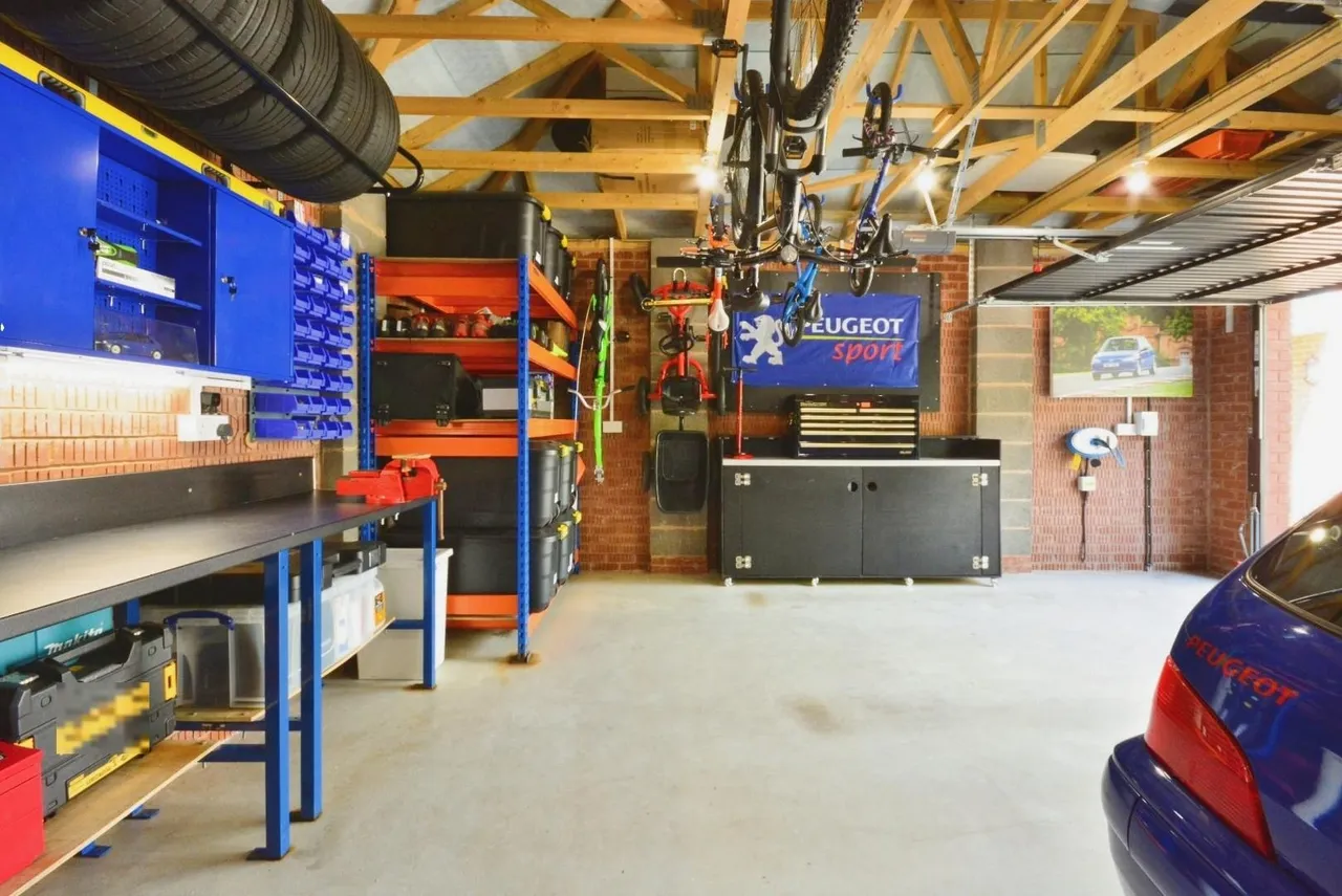 Plantin Road, Altrincham, Cheshire WA14 4YU, photo 34