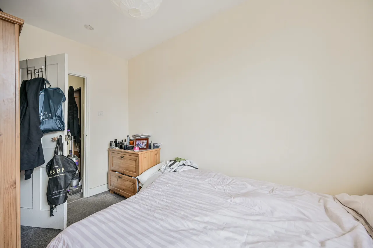 1 bed flat for sale — 44D Fonthill Road, London