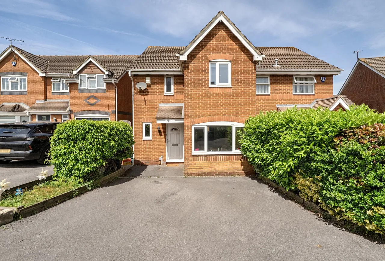 Ellan Hay Road, Gloucestershire, Bradley Stoke, BS32 0HF, photo 3