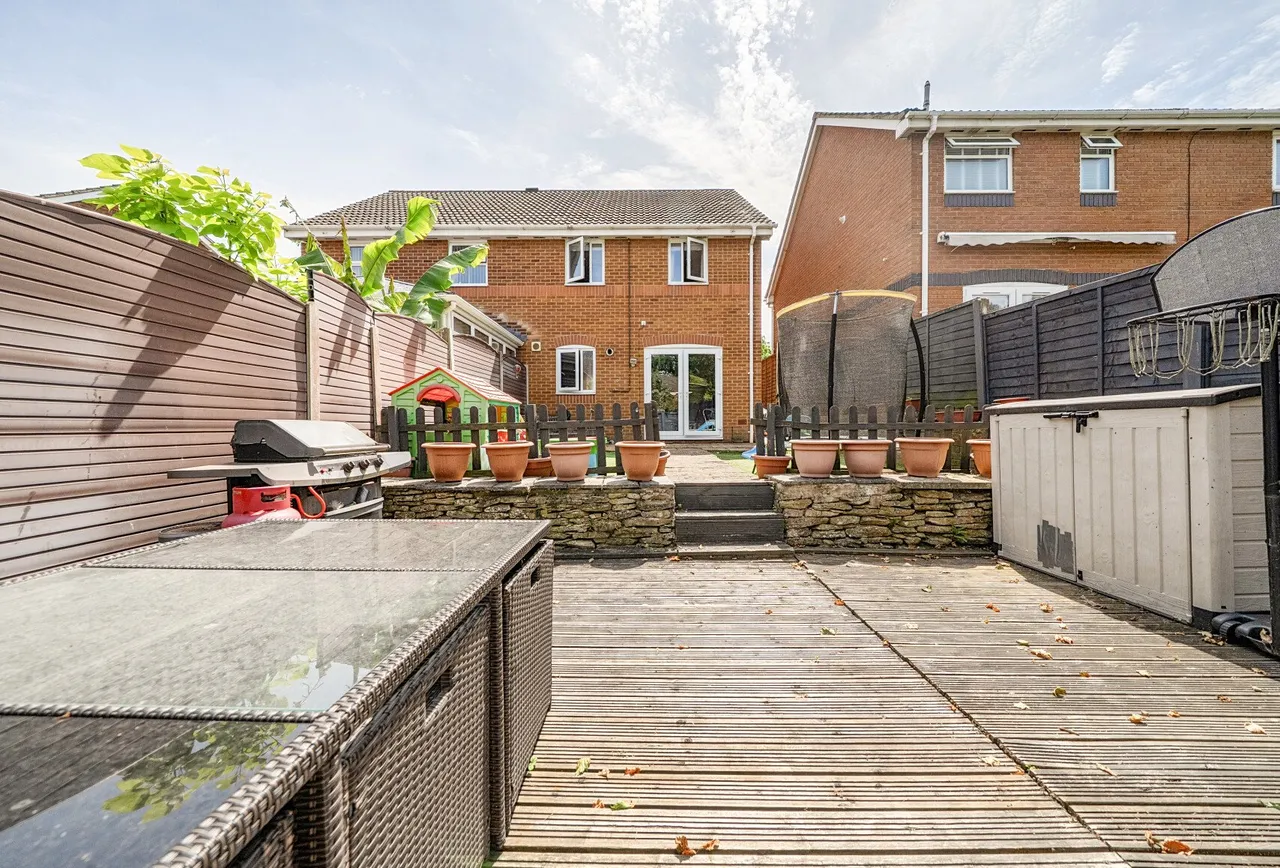 Ellan Hay Road, Gloucestershire, Bradley Stoke, BS32 0HF, photo 4