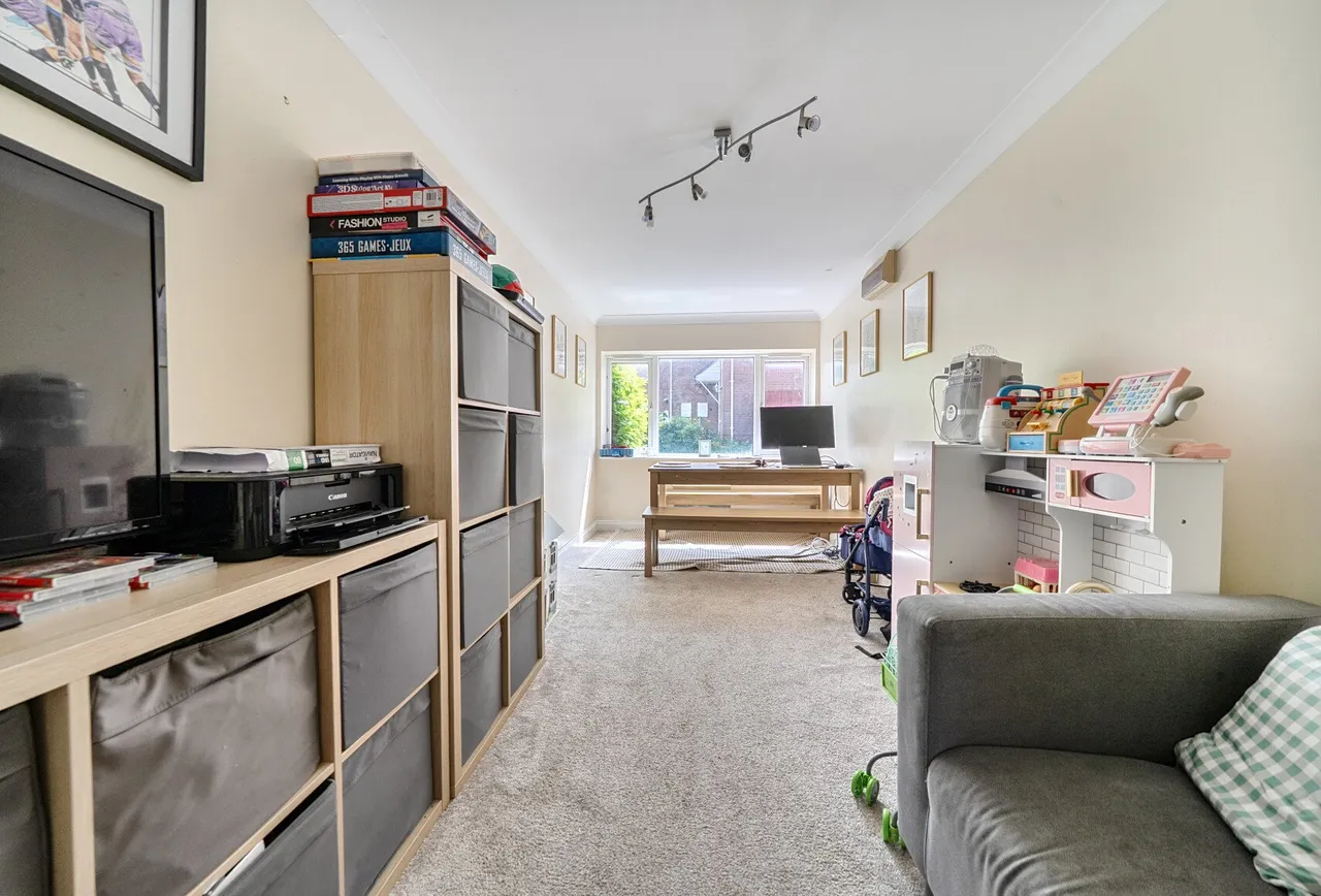 Ellan Hay Road, Gloucestershire, Bradley Stoke, BS32 0HF, photo 18