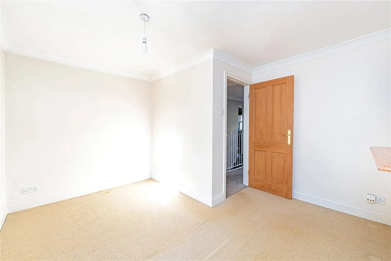 Forge Lane, Sunbury, TW16 6EE, photo 9