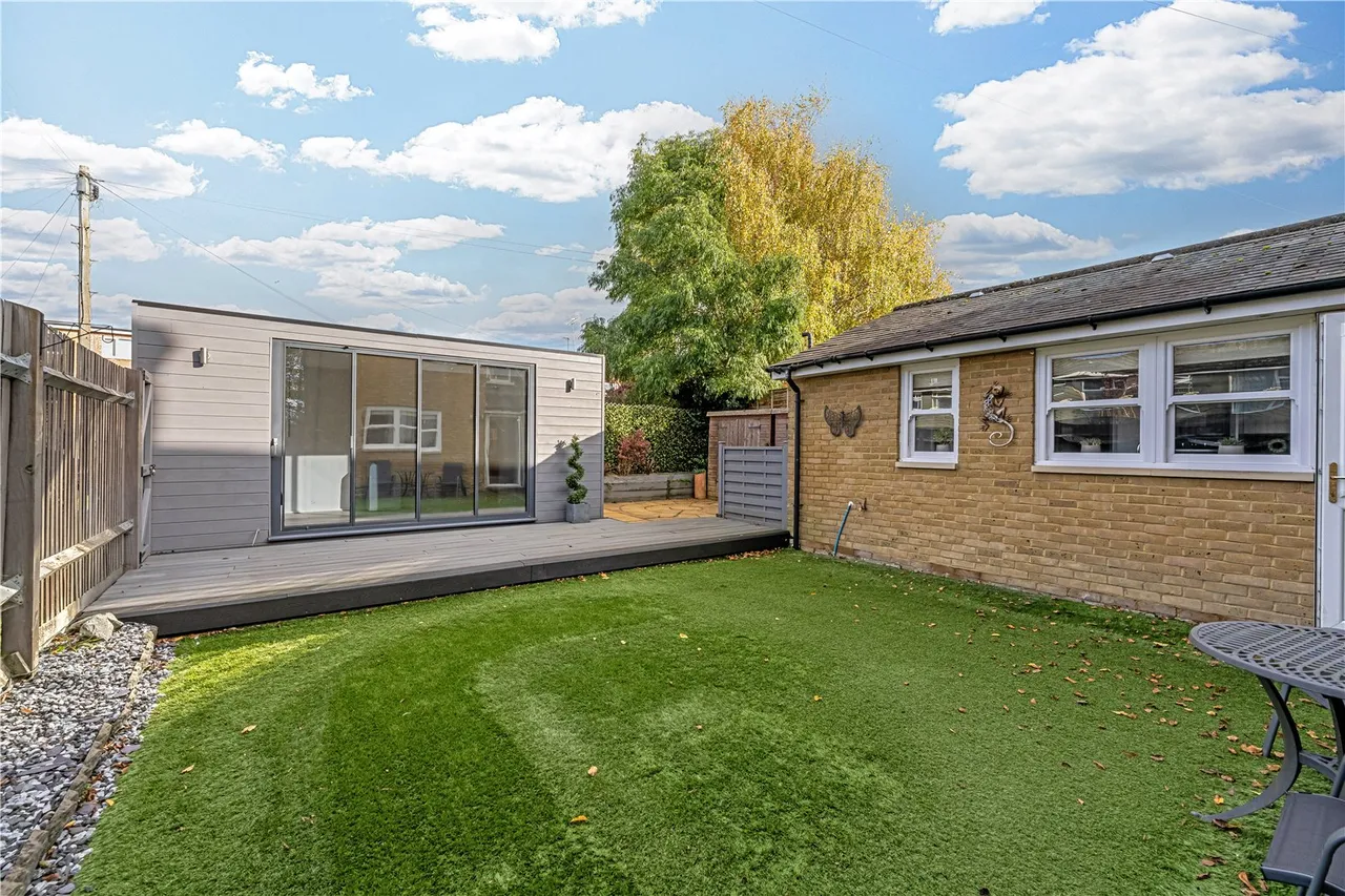Forge Lane, Sunbury, TW16 6EE, photo 13