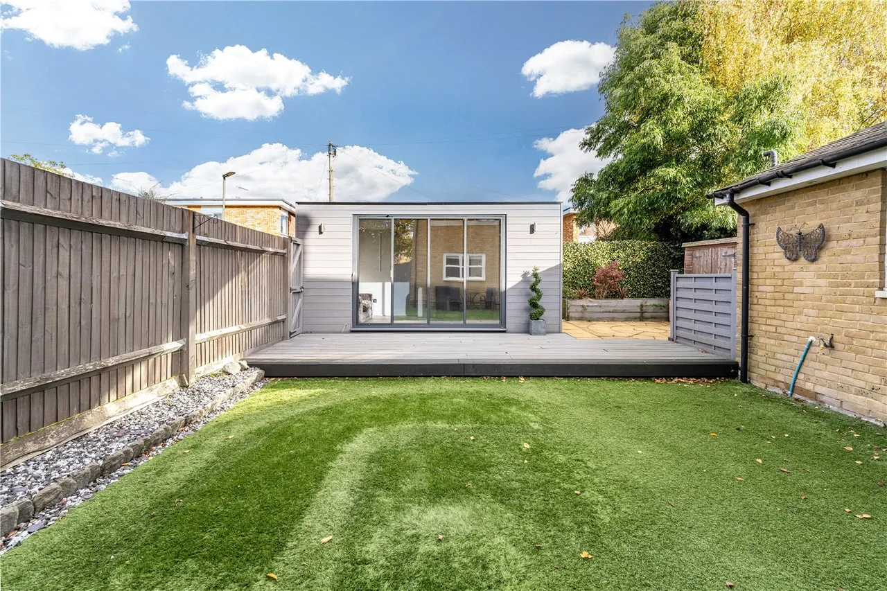 Forge Lane, Sunbury, TW16 6EE, photo 2