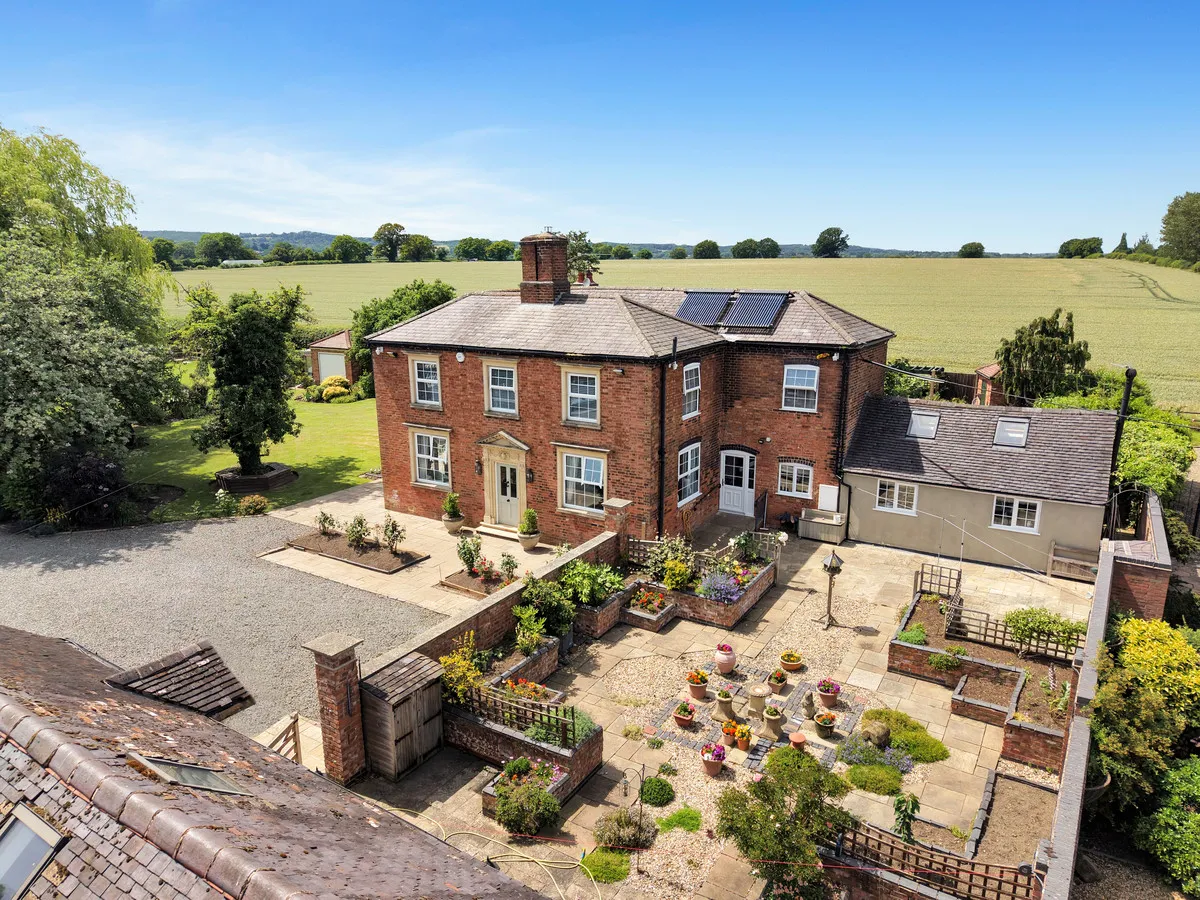 6 bed house for sale, Watling Street, Nuneaton, CV10