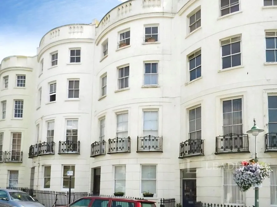 2 bed flat for sale, Lansdowne Place, Hove, BN3
