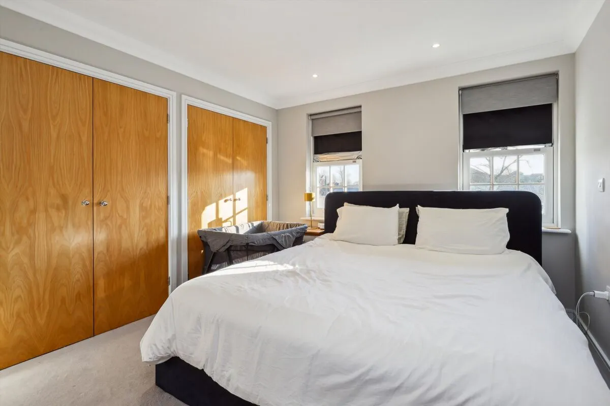 High Street, Esher, KT10, photo 4