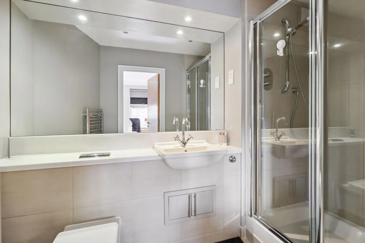 High Street, Esher, KT10, photo 9