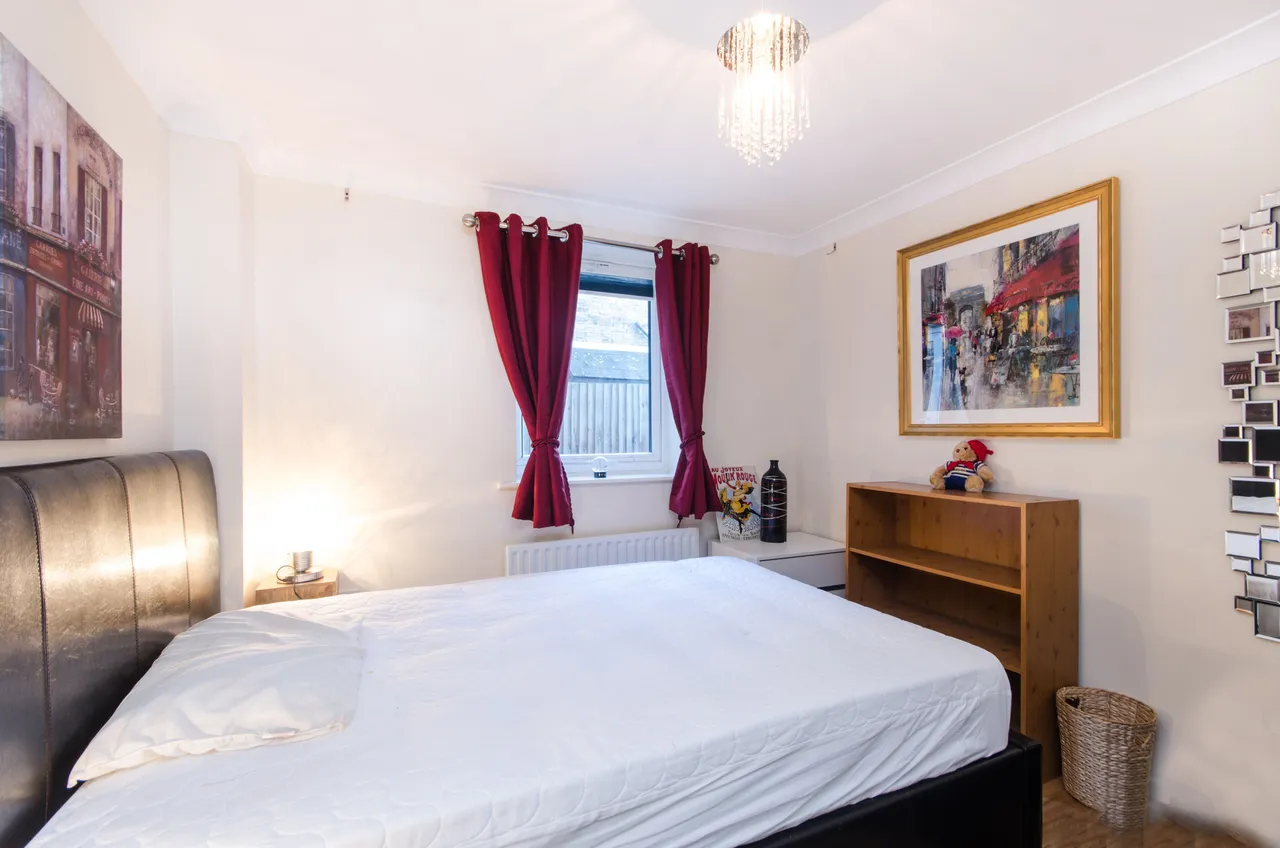 London, SW19, photo 6