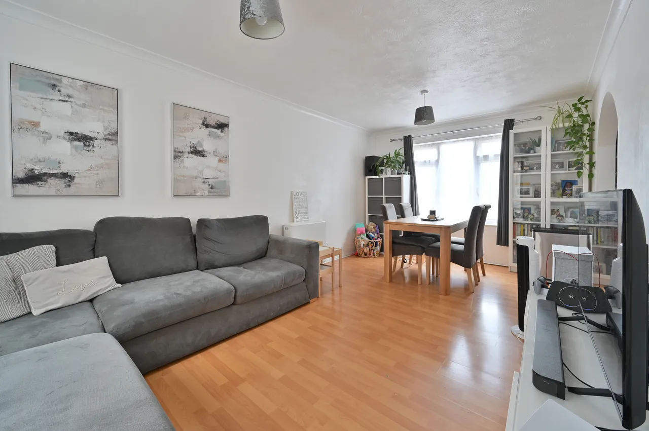 Flat 8, Rydal Court, Watford, photo 2